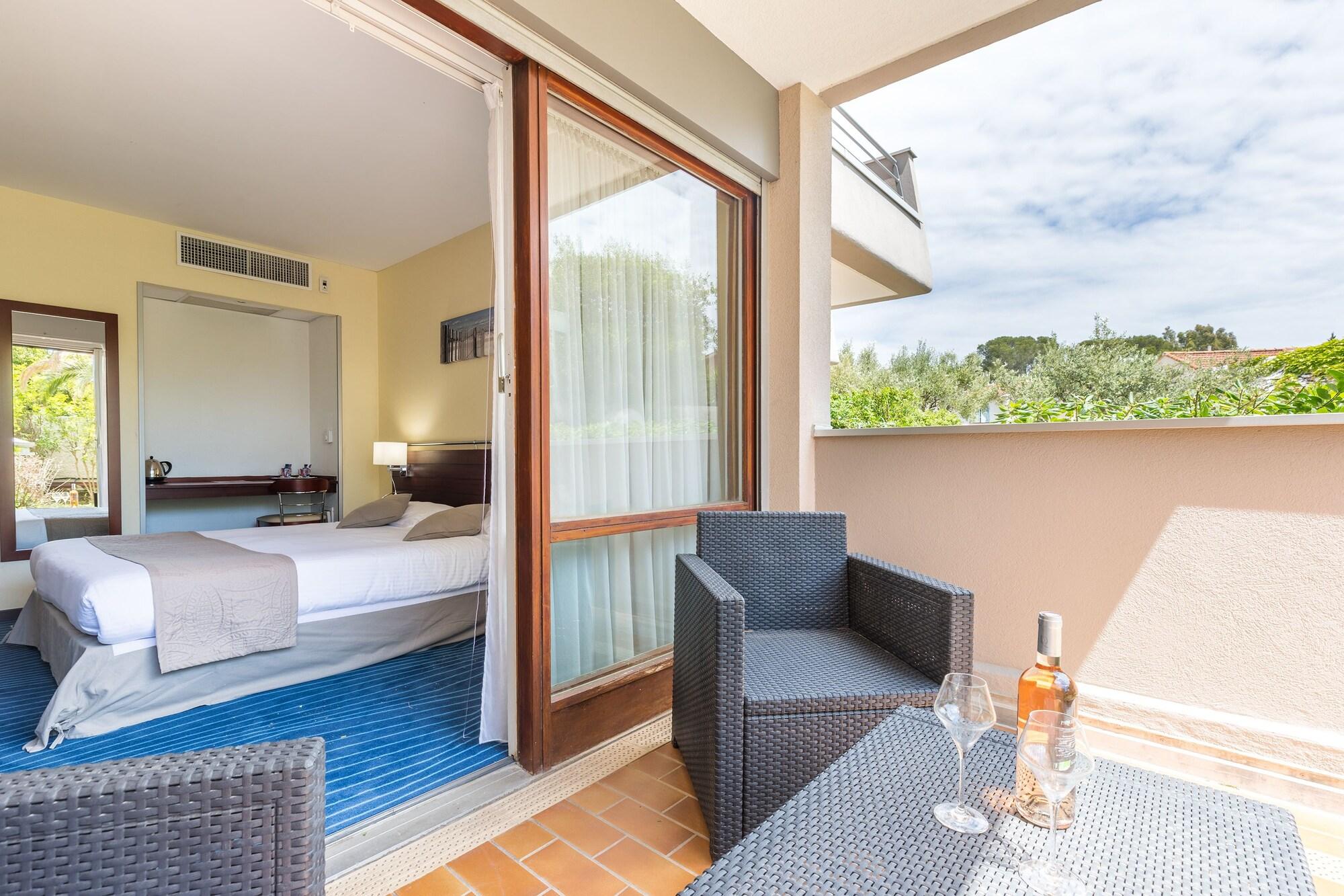 Hotel Brise De Mer - Piscine Interieure & Exterieure Saint-Raphael  Ngoại thất bức ảnh