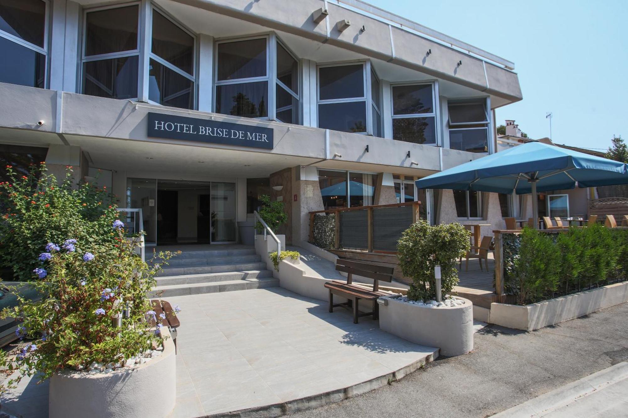 Hotel Brise De Mer - Piscine Interieure & Exterieure Saint-Raphael  Ngoại thất bức ảnh