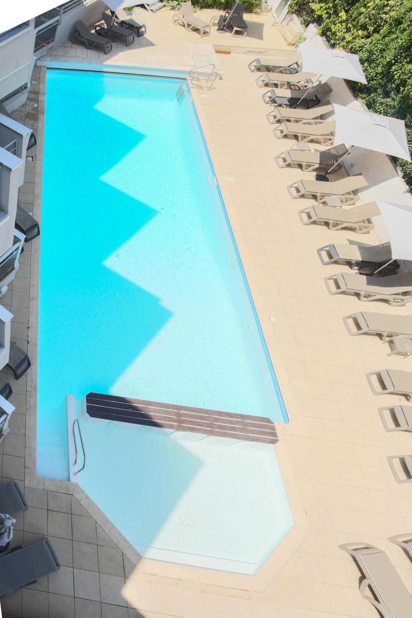 Hotel Brise De Mer - Piscine Interieure & Exterieure Saint-Raphael  Ngoại thất bức ảnh