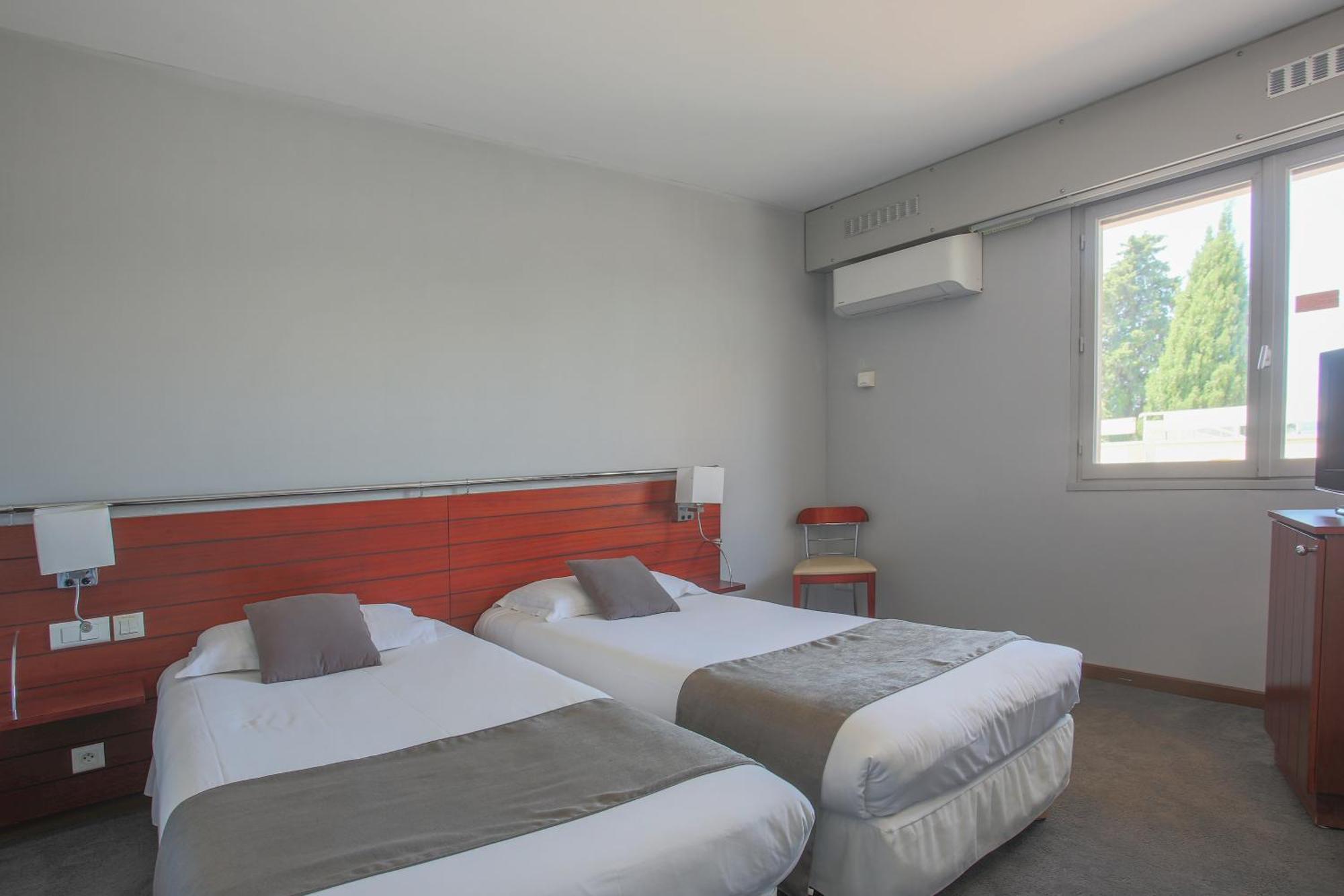 Hotel Brise De Mer - Piscine Interieure & Exterieure Saint-Raphael  Ngoại thất bức ảnh